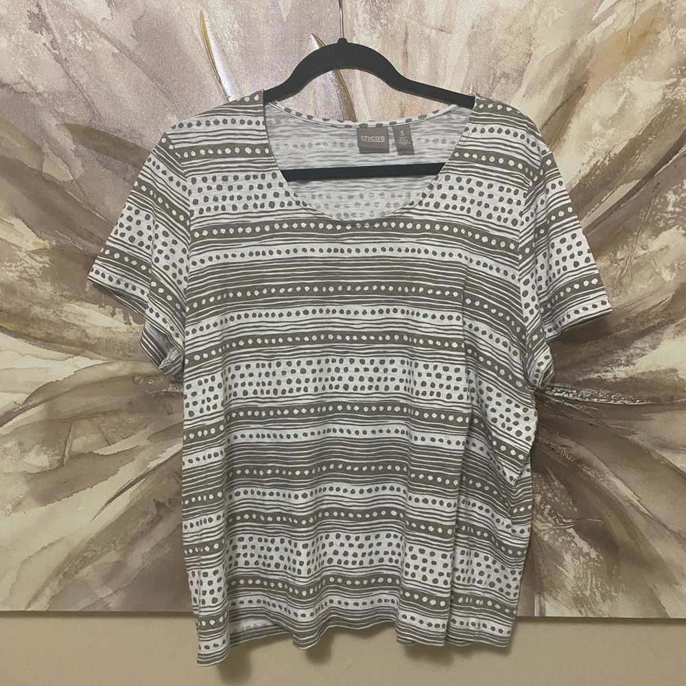 Chico's Eccentric Dot Mix Smooth Scoop Tee